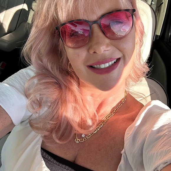 Meet your Posher, Leilani - Picture 11 of 15